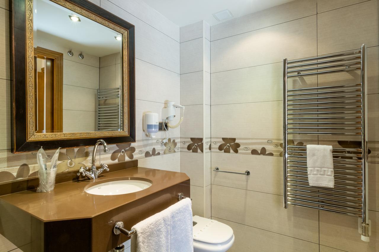 Hotel Flor De Neu 2*