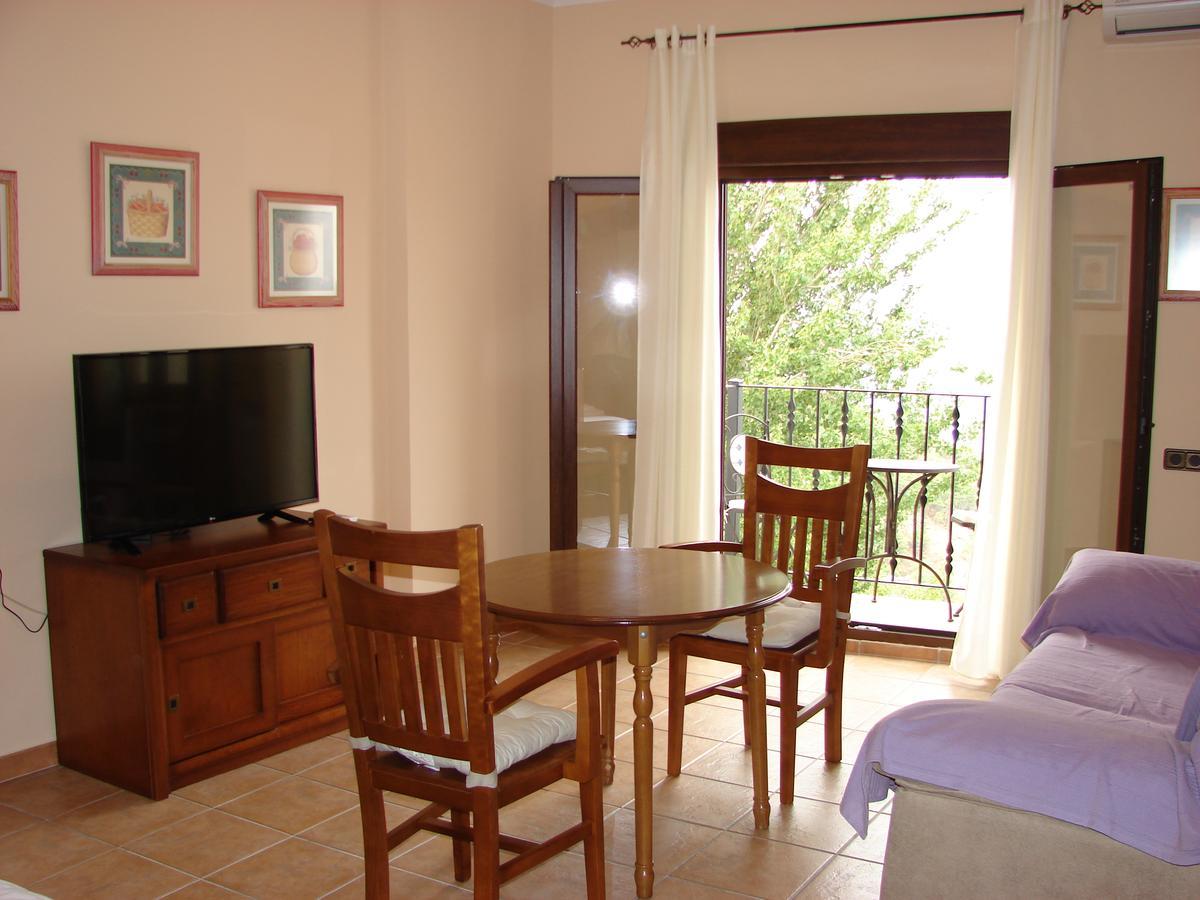 Sierra De Segura Apartahotel *