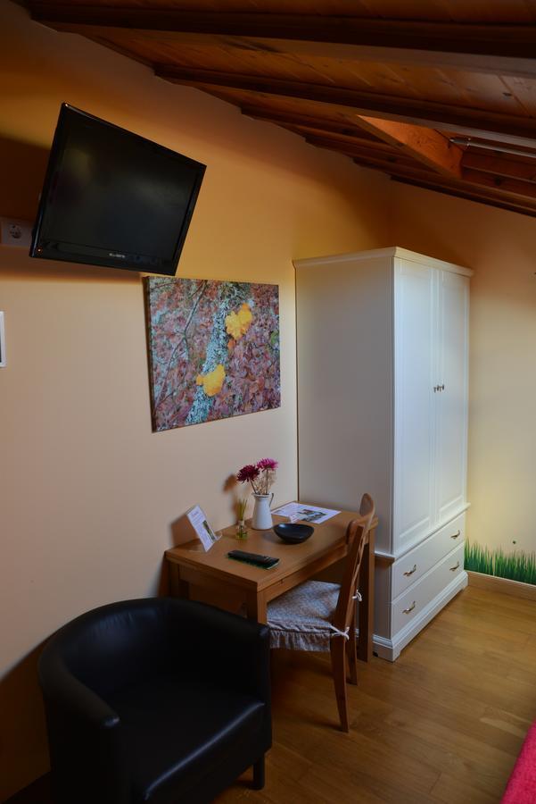 Guest house Alojamiento Bernabales 2*