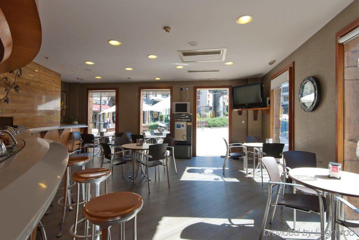 Vetusta Hotel 3*