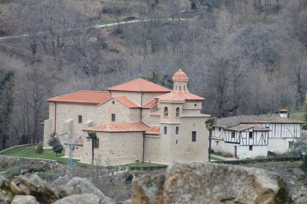 Guest house Hostal Rural Luna Y Hostal Rural Lunaposada