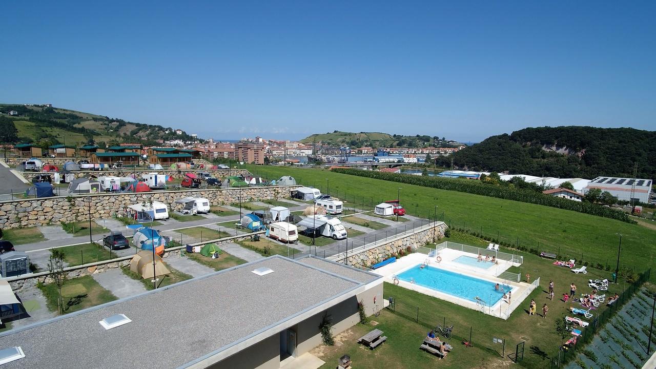 Camping &