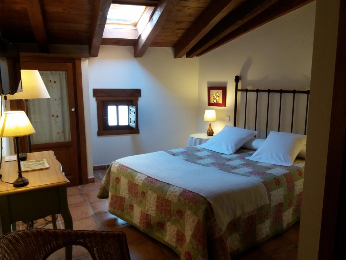 Guest house Hostal Rural Luna Y Hostal Rural Lunaposada 2*