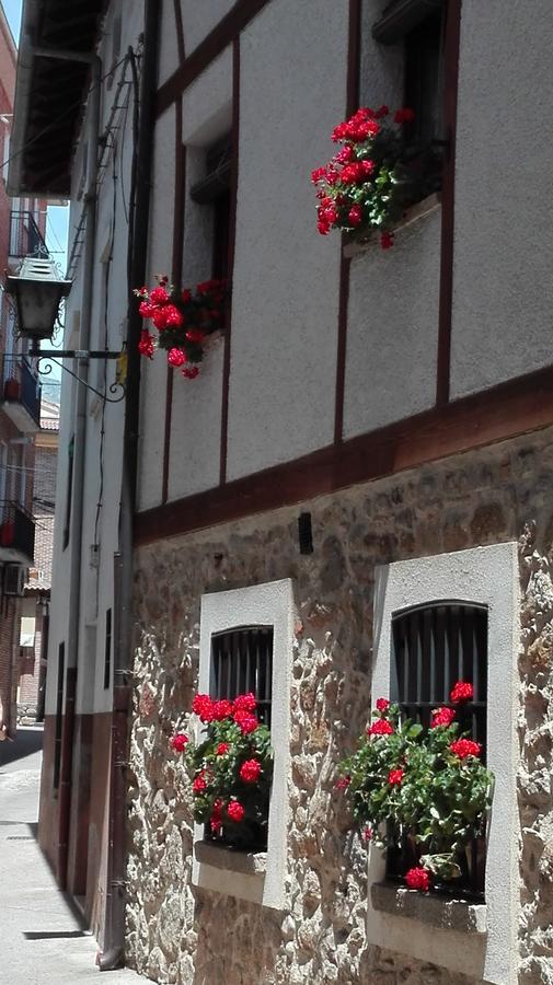 Hostal Rural Luna Y Hostal Rural Lunaposada Guest house Candeleda