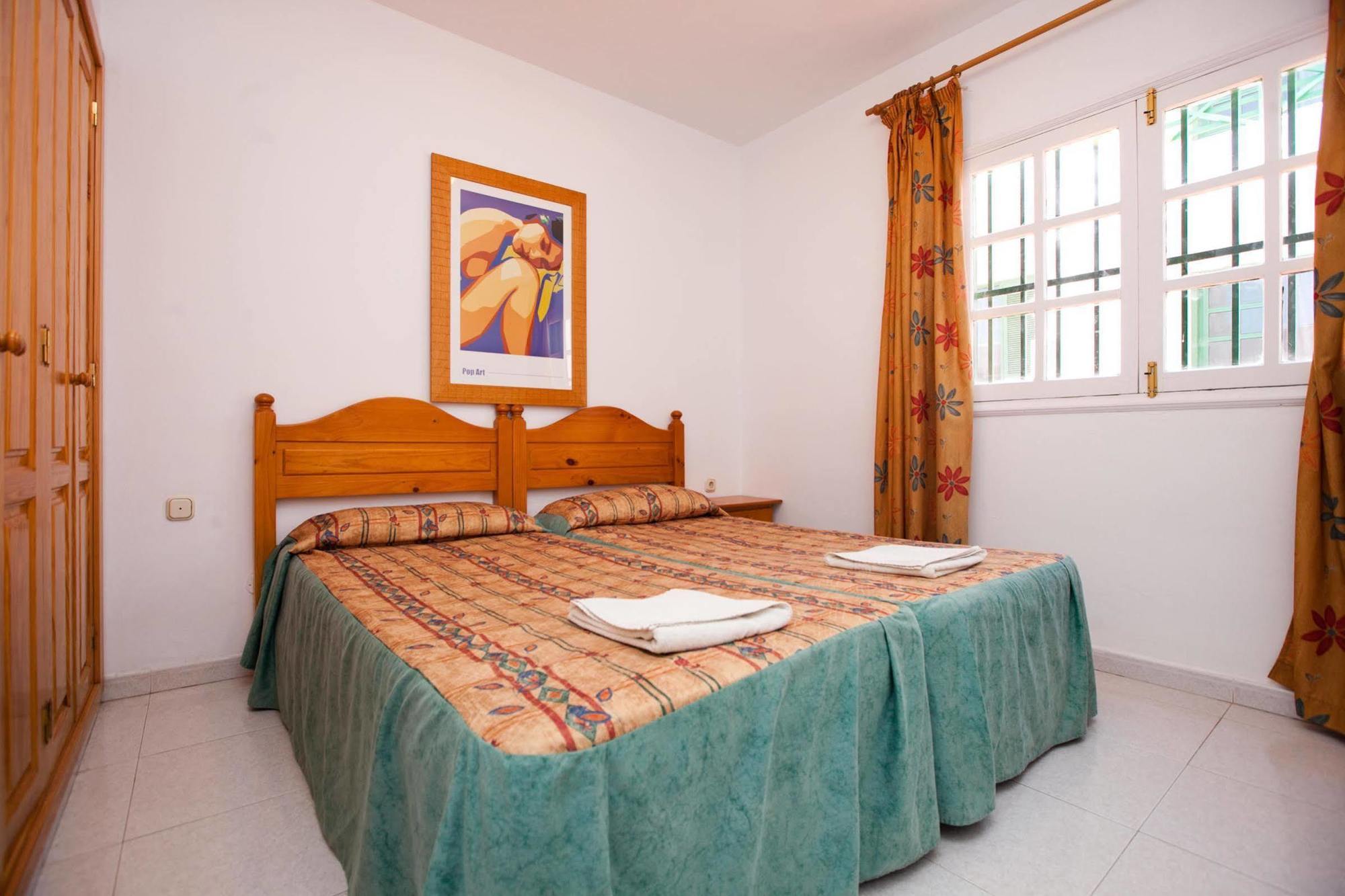 Aparthotel Rocas Blancas 2*