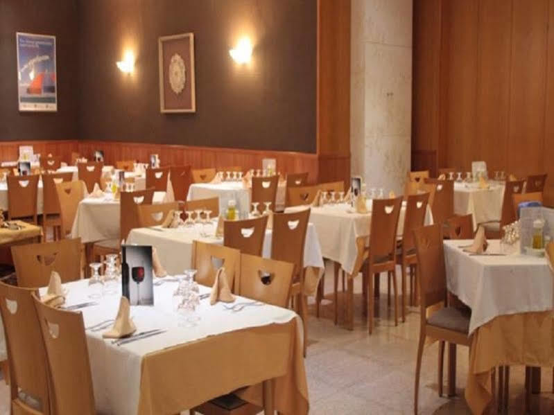 Port Eugeni Hotel