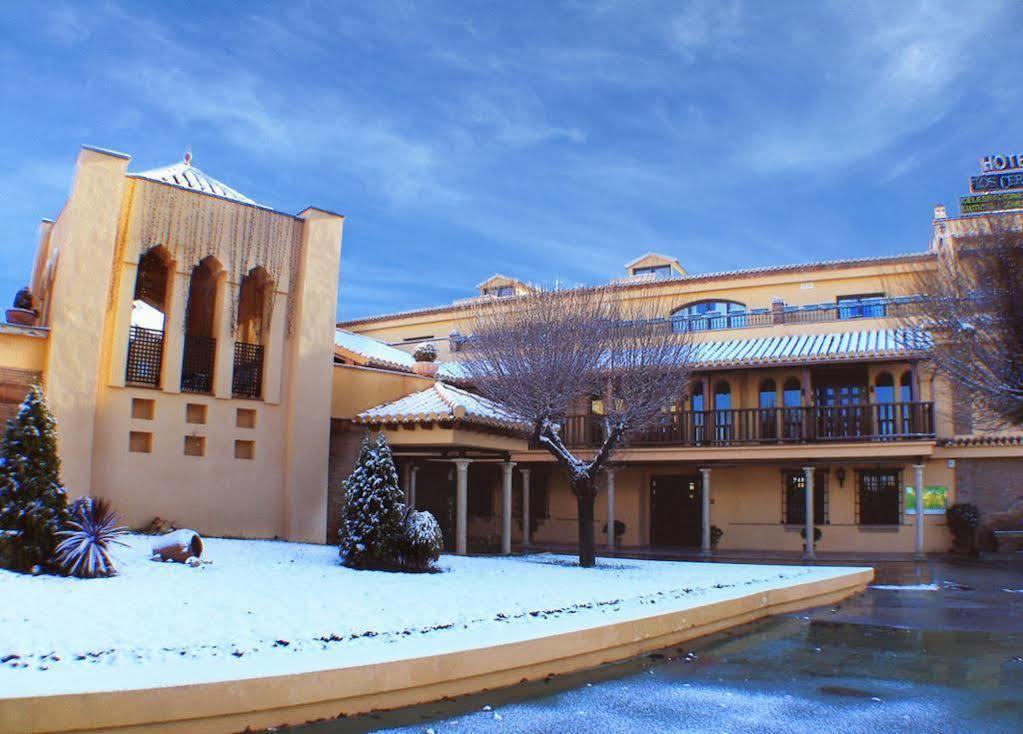 Hotel Cerezos