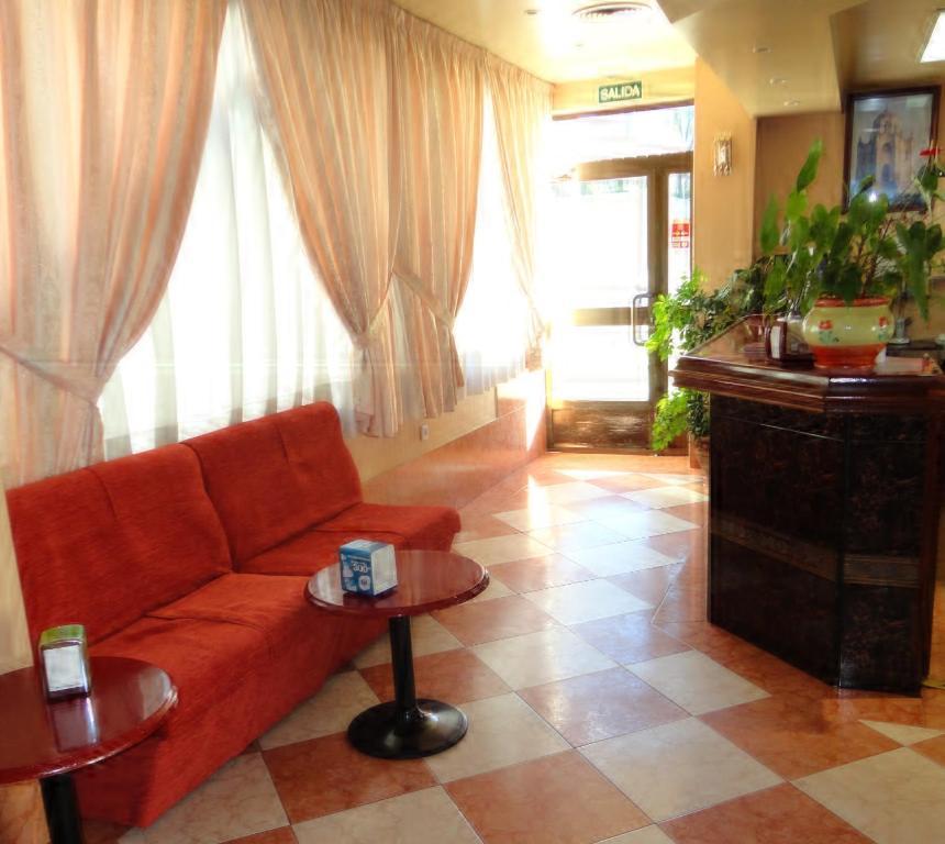 Can-vic Hotel *