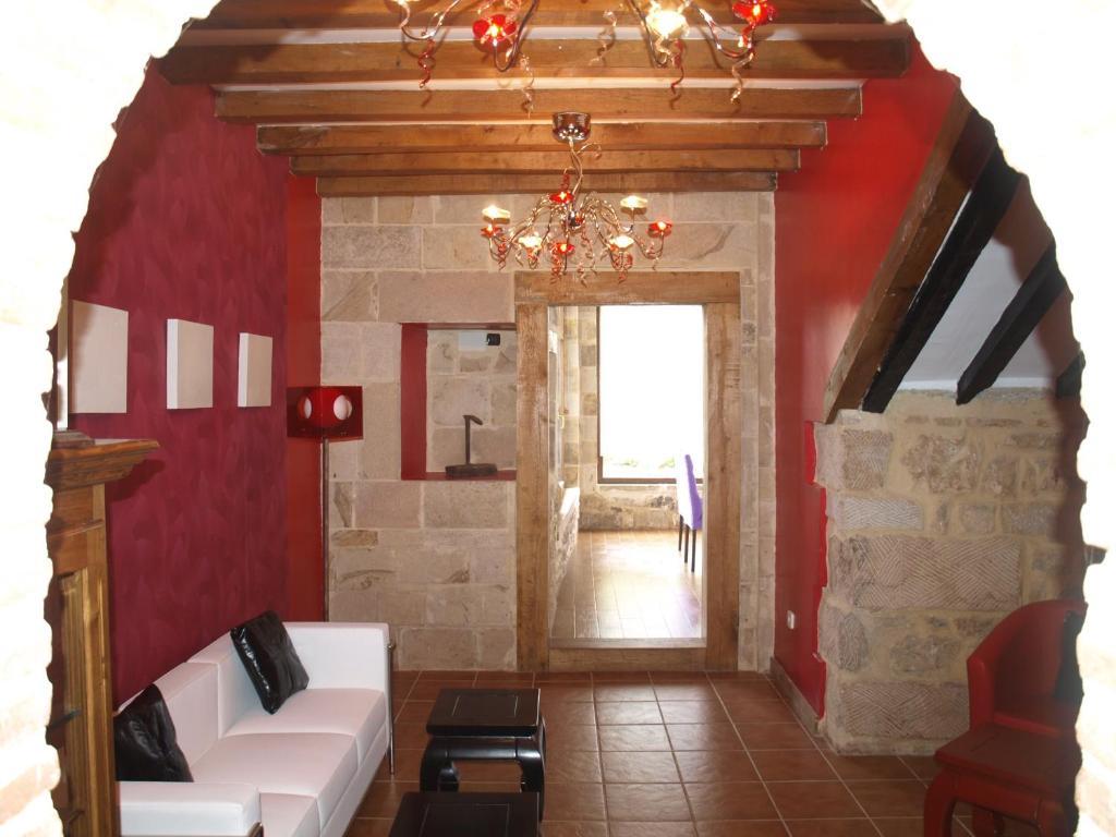 Guest house El Pomar Novales