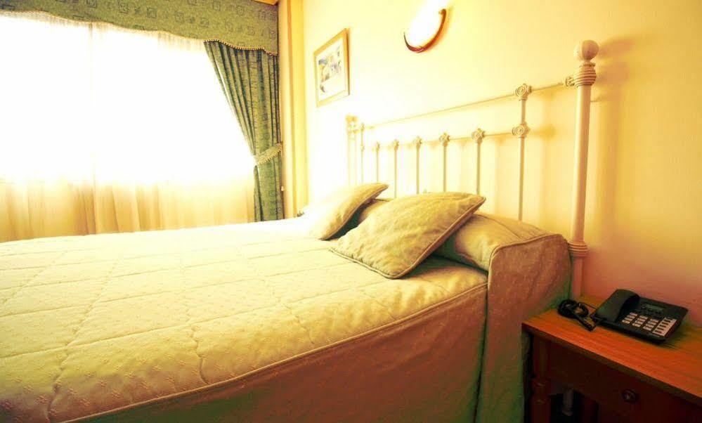 America Hotel 2*