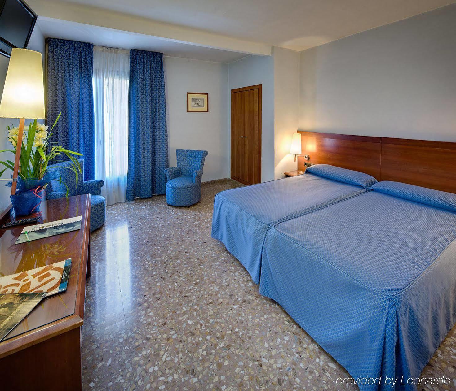 Civera Hotel