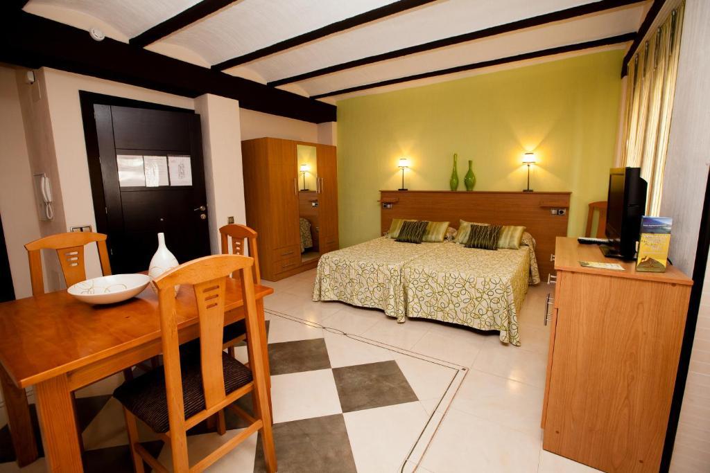 Al Alba Aparthotel