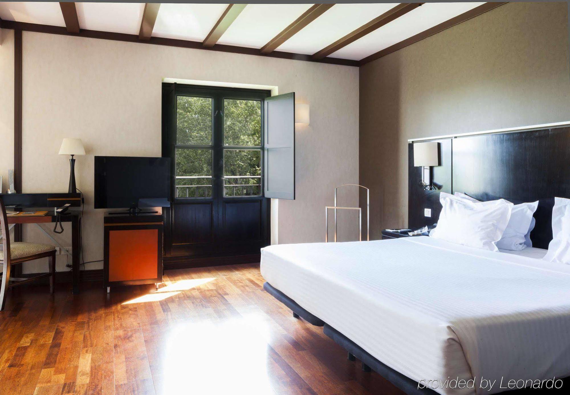 Hotel Ac Palacio De Santa Ana By Marriott