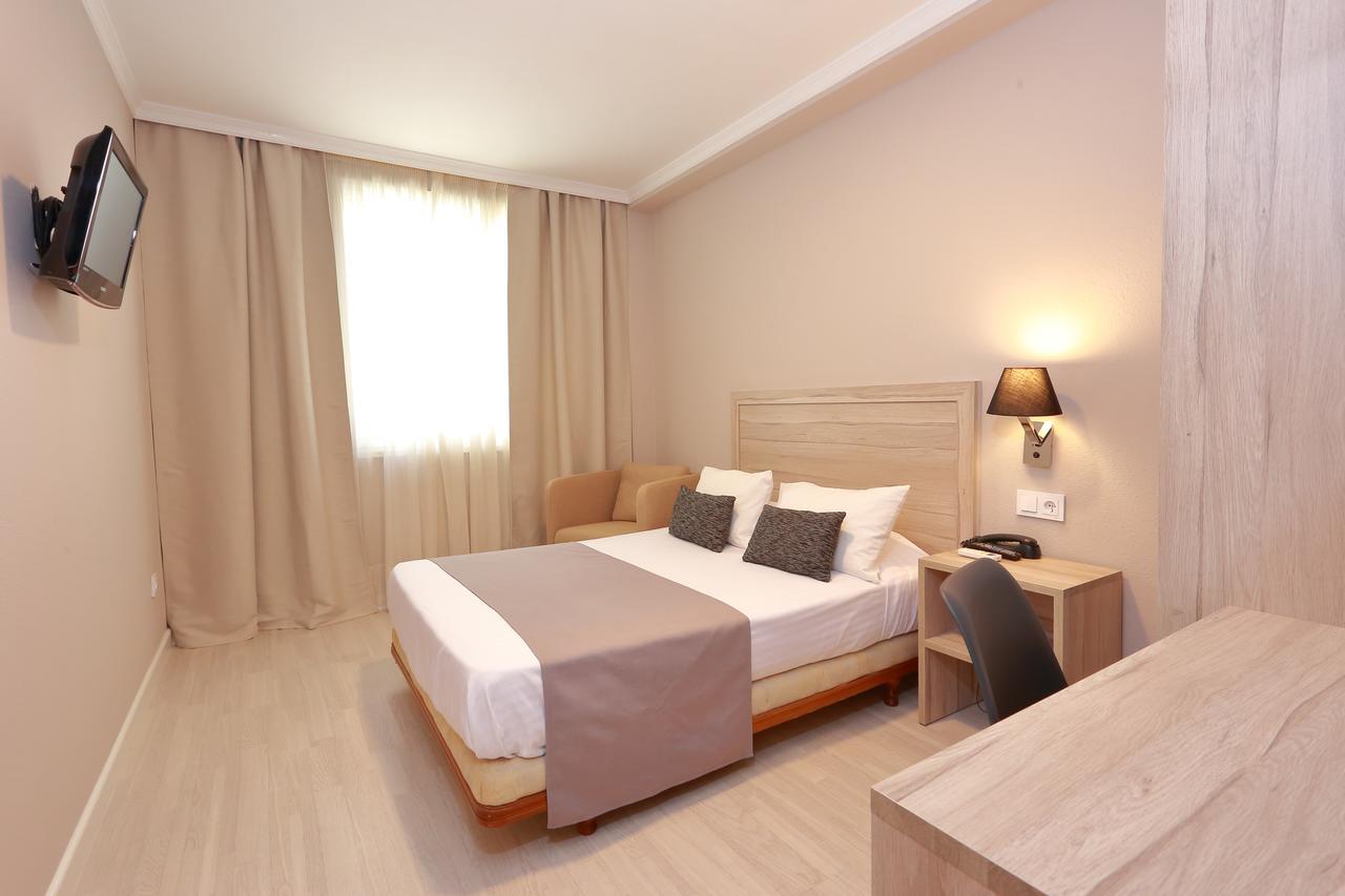 De Hotel 2*