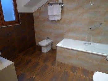 Hotel Valle De Cabezon 3*