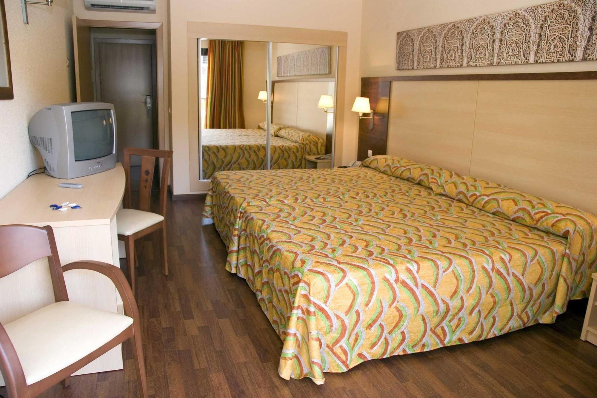 Alcazar Hotel