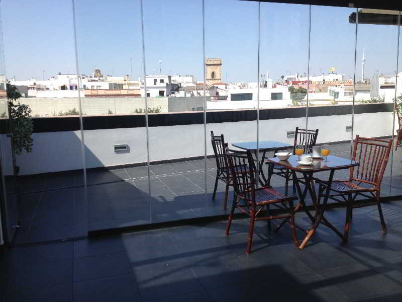 Patio De La Alameda 3*