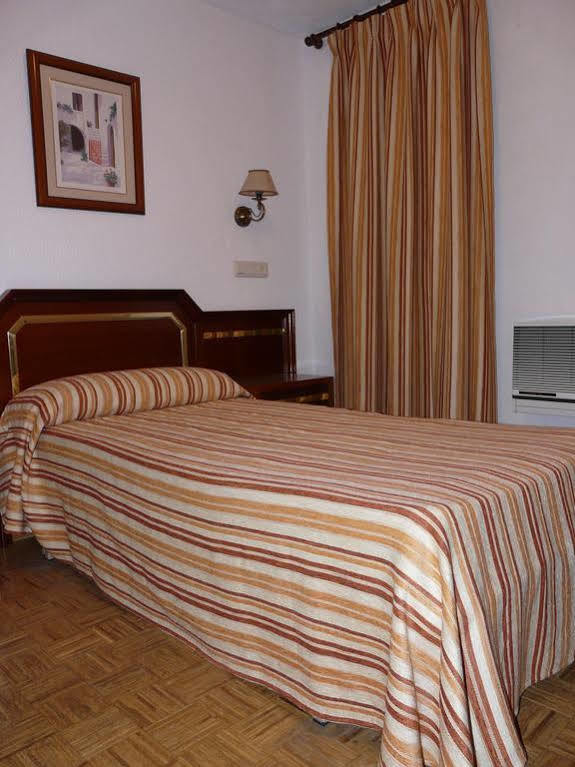 Hotel Santa María 2*