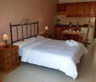 Apartamentos Frontera