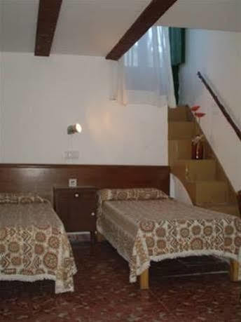 Casa De Huespedes La Peña Pensión