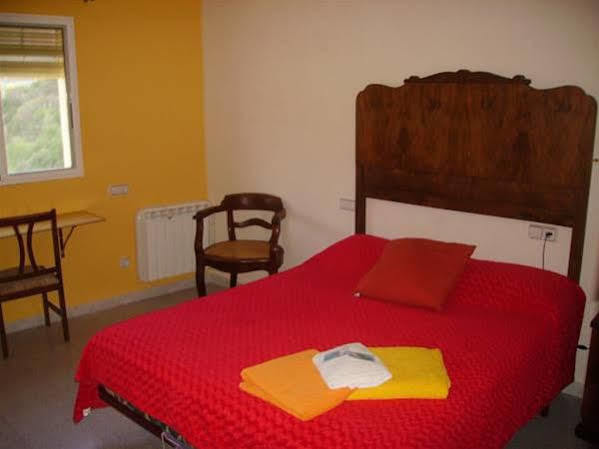 Ca Les Barberes Country house *