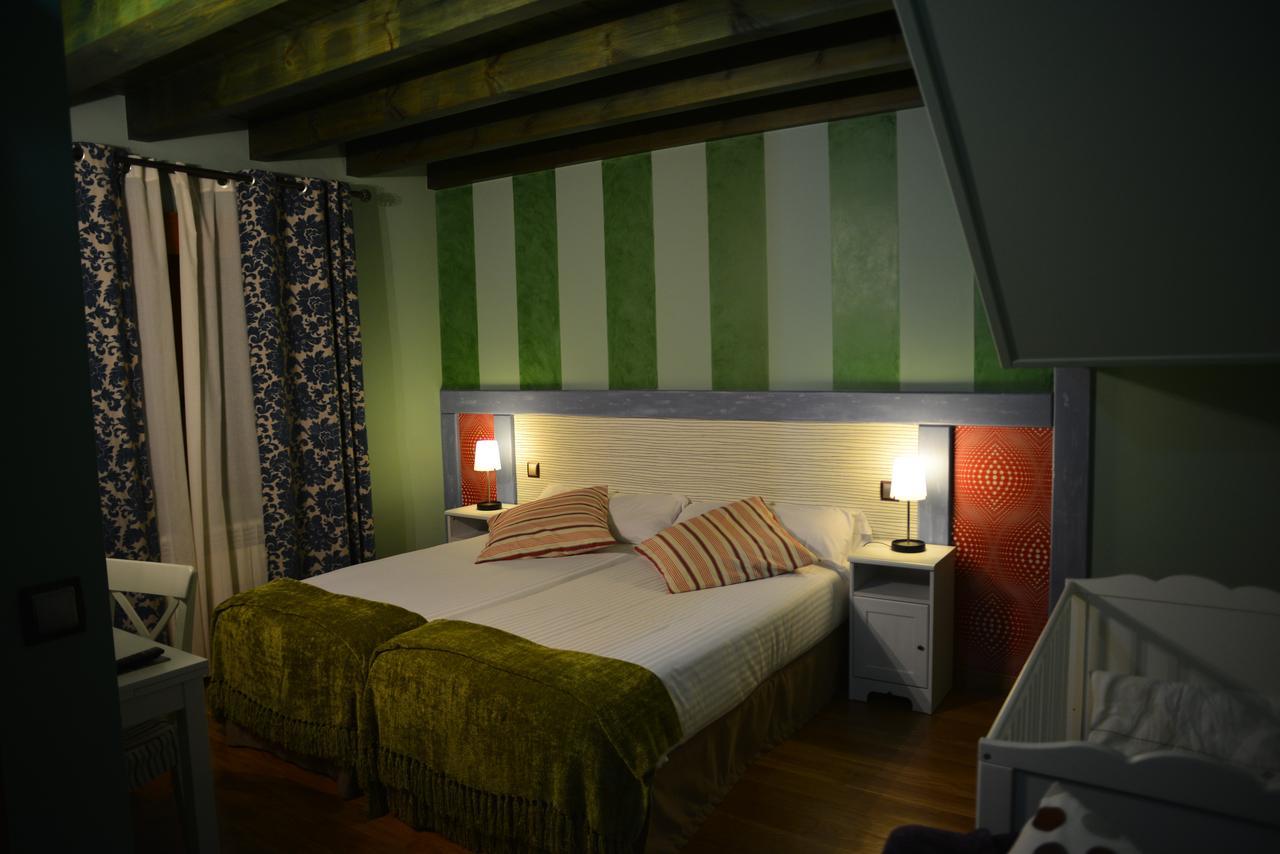 Guest house Alojamiento Bernabales
