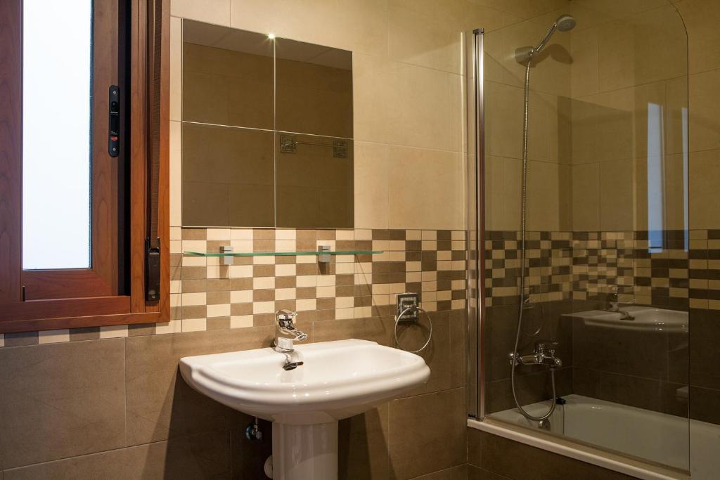 Real De Cartuja & Apartment Granada