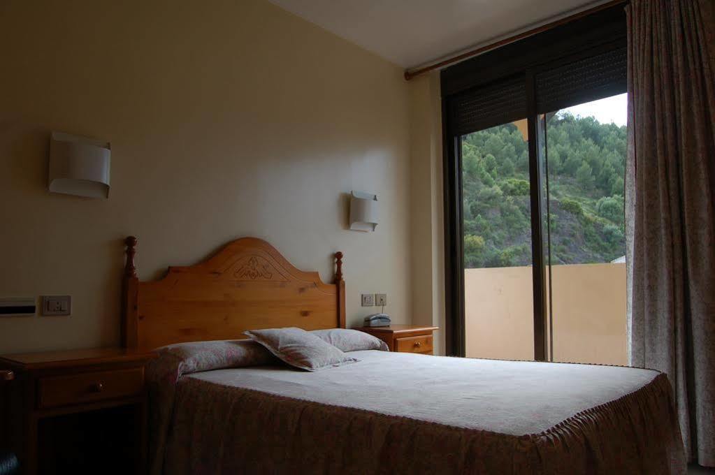 Llucena Hotel *