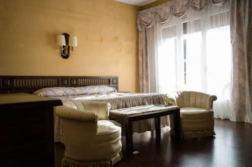- Habitacions I Hotel