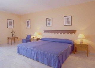 Aparthotel Benabola & 4*