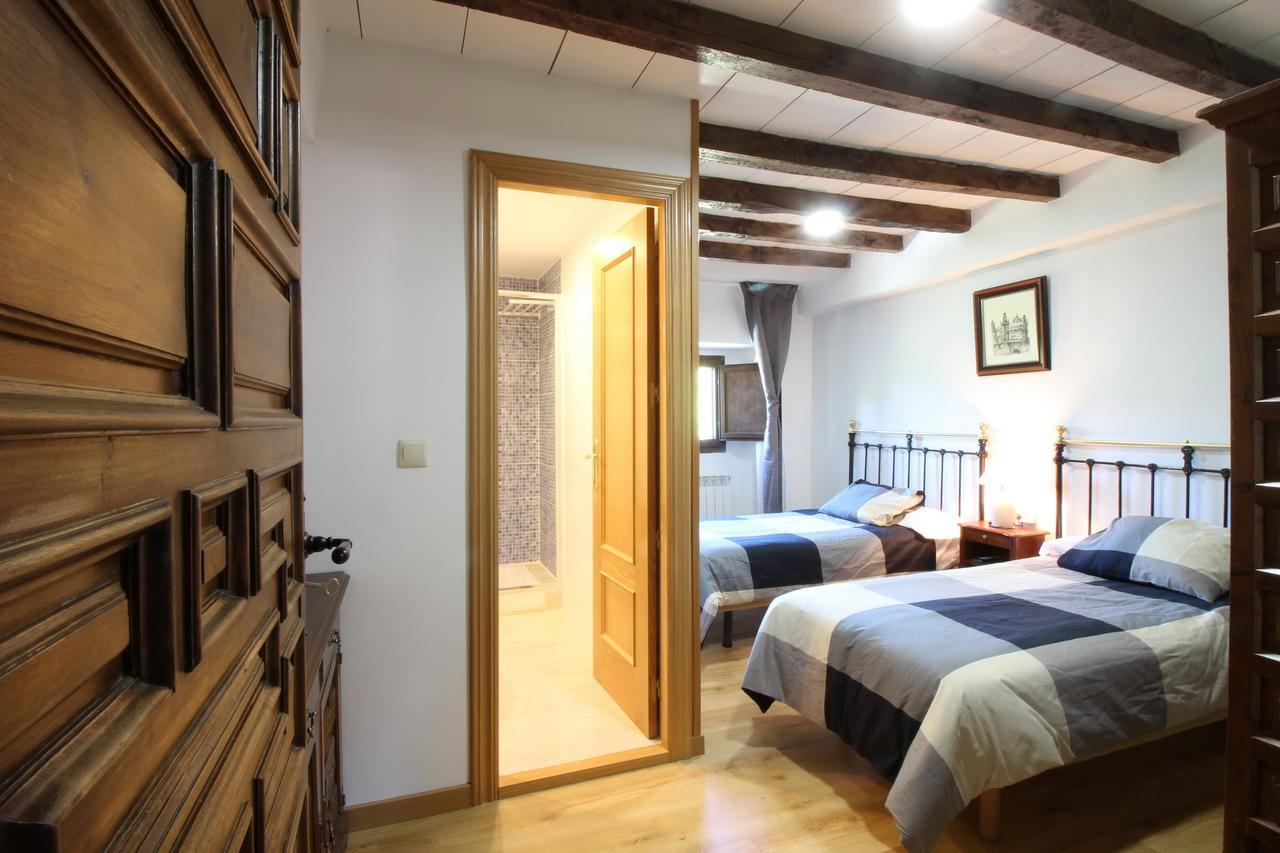La Del Santuario 3*
