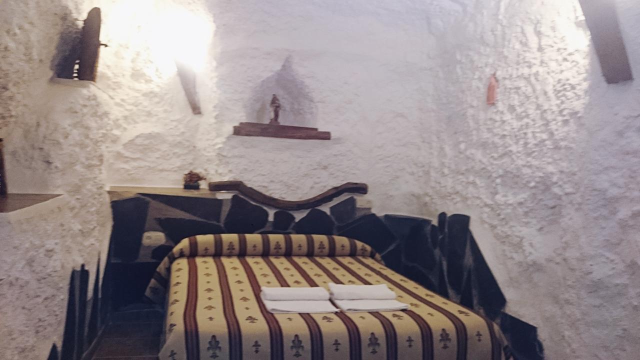 Cuevas El Atochal Apartahotel *