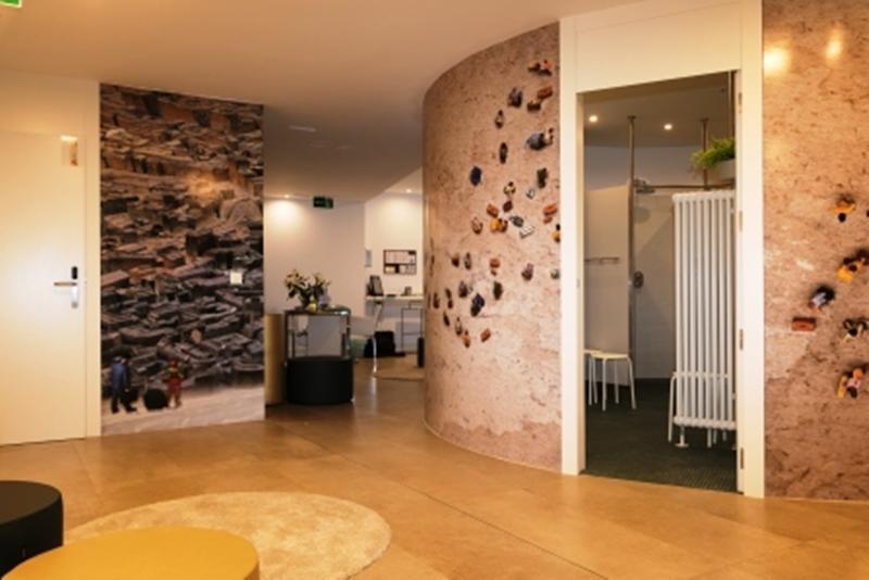 Globetrotter Hostel, By Albany * Leon