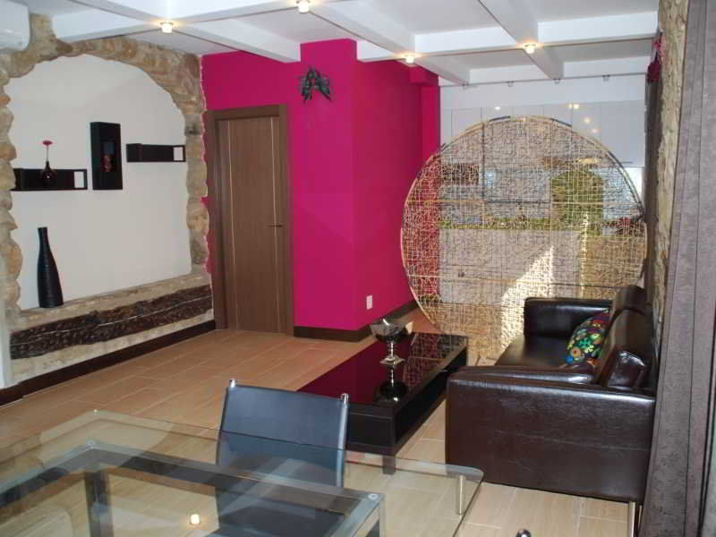 Hotel Fuente Redonda *