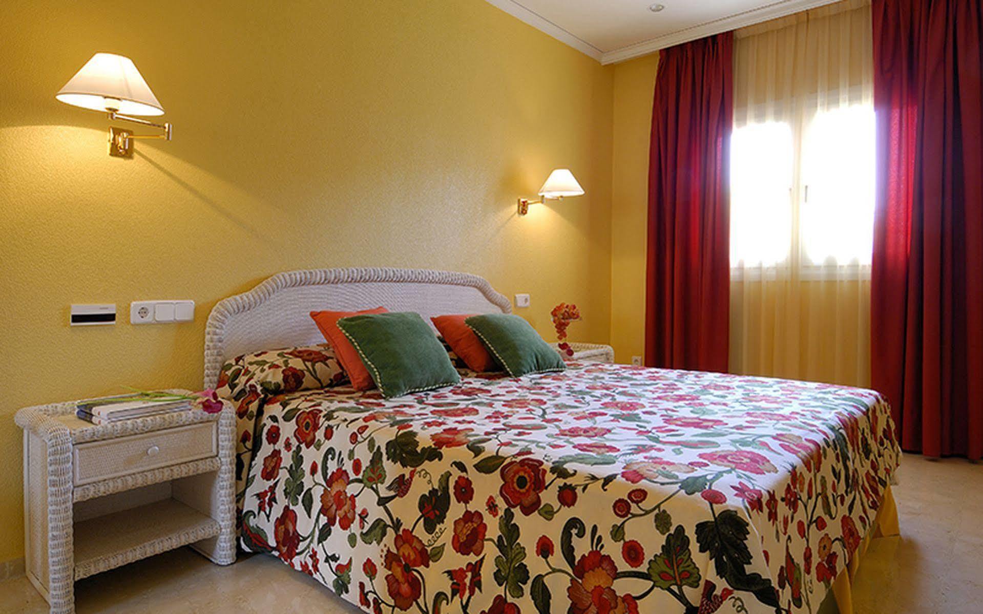 Oliva Nova Beach And Golf Hotel