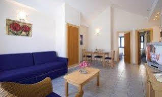Cinco Plazas Hotel *