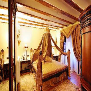 Boutique Real Casona De Amas 3* Azofra