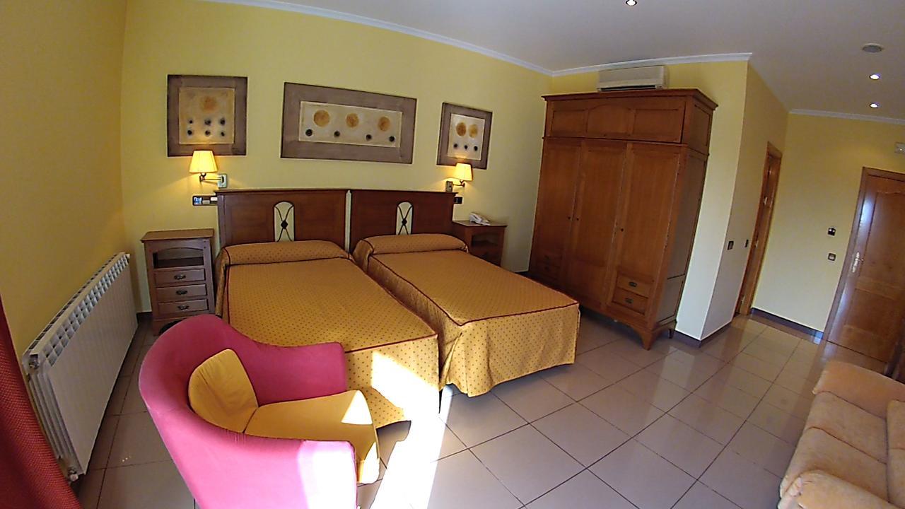 Los Desmontes Hotel *