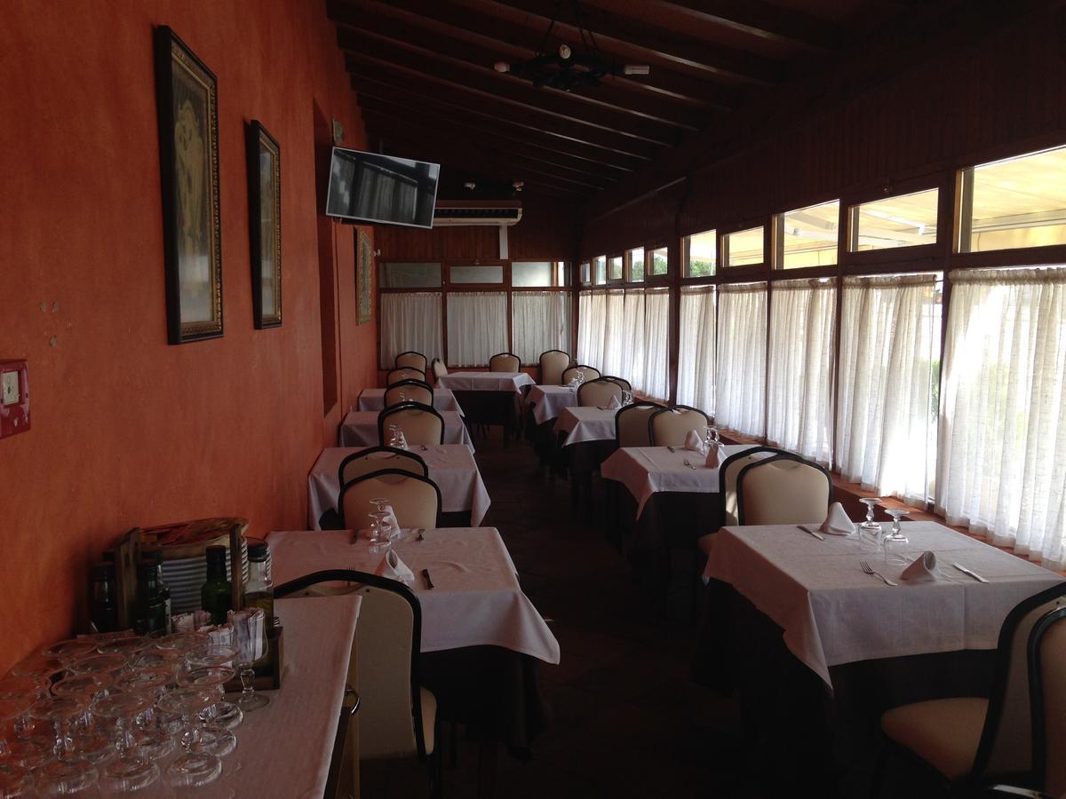 Los Desmontes Hotel *