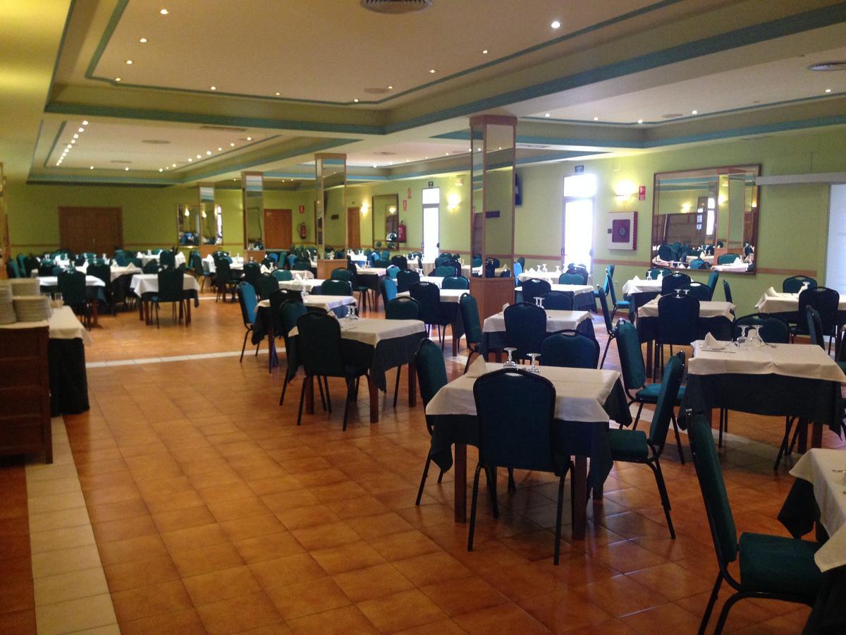 Los Desmontes Hotel *