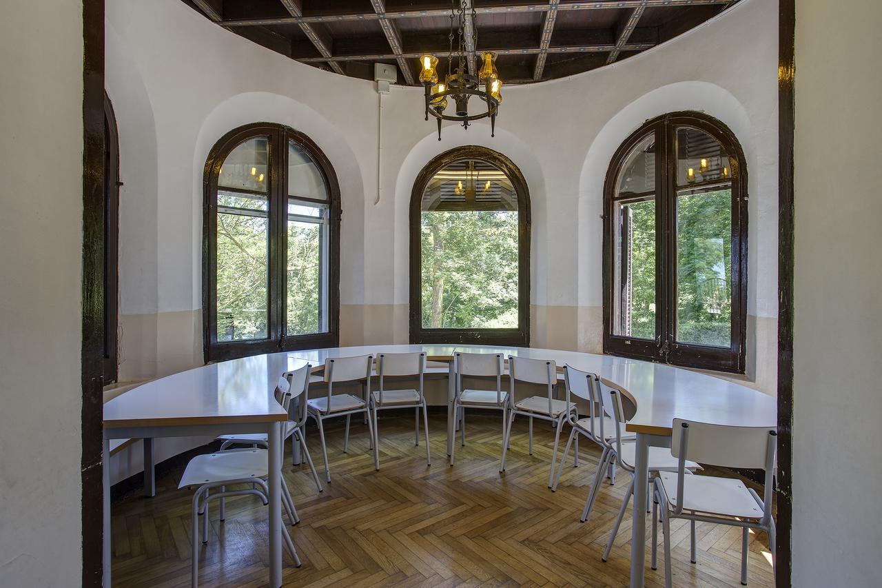 Hostel Alberg Santa Maria Del Roure *