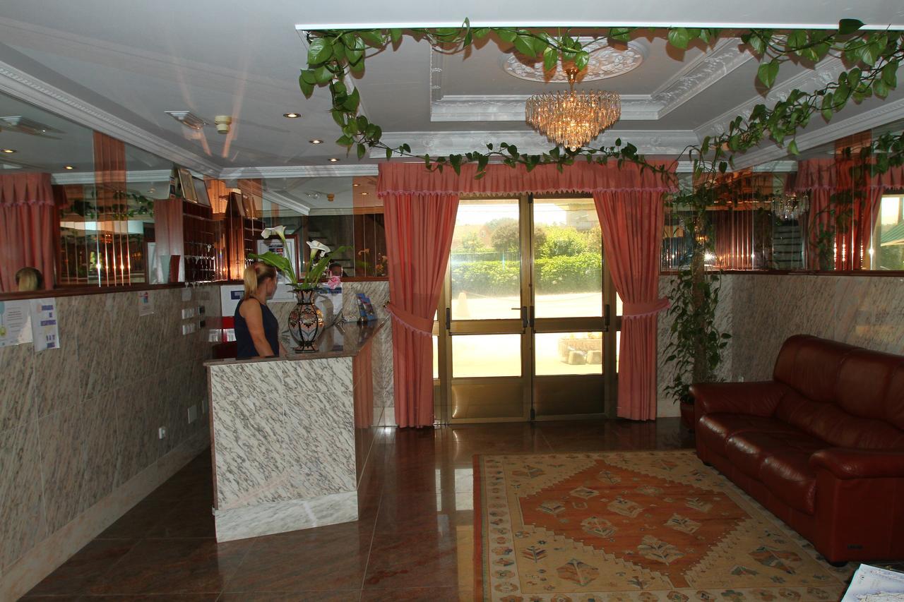 Hotel Jr 2*