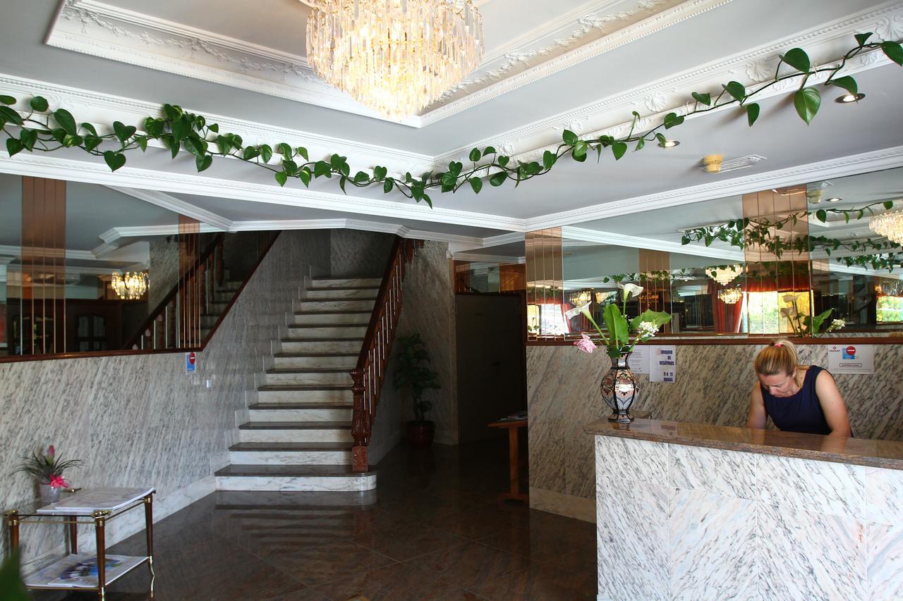Hotel Jr 2*