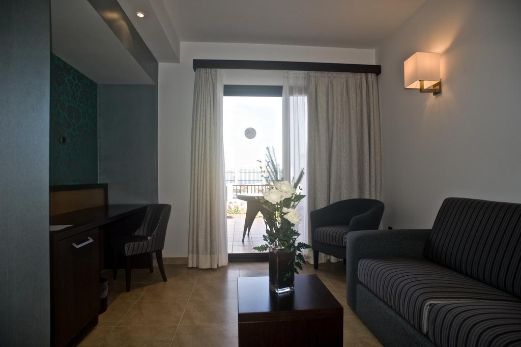Hotel Occidental Roca Negra - Adults Only 4*