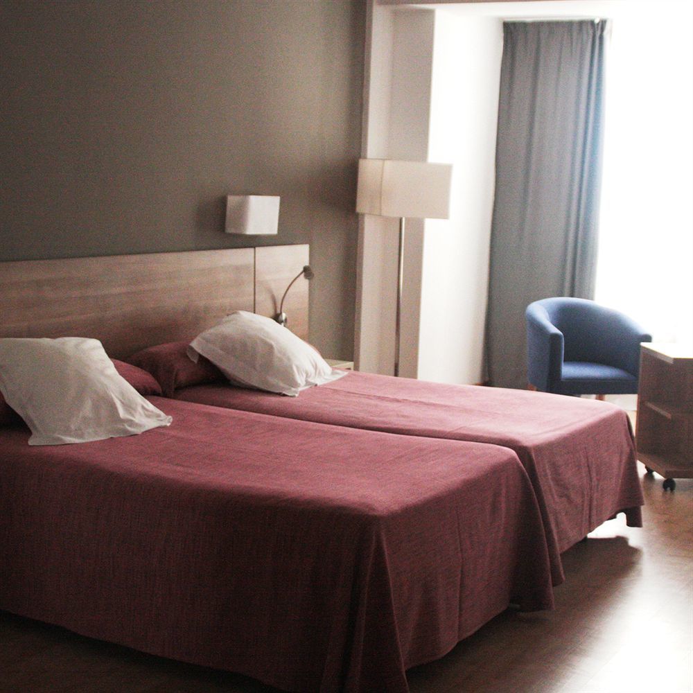 Hotel Port Eugeni 4*