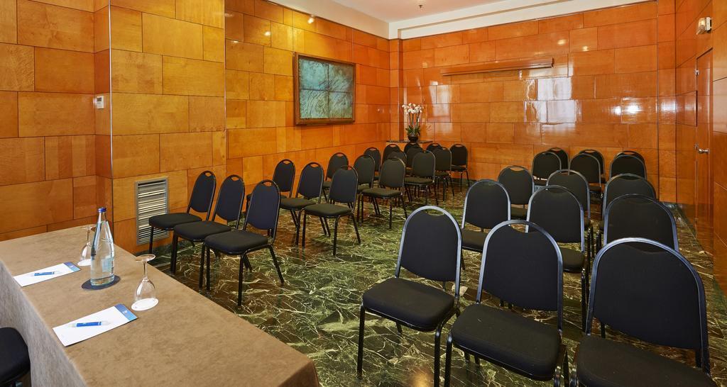 Hotel Nh Ciudad De 4*