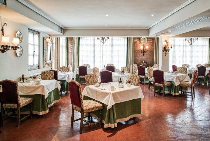 Hotel De 4*