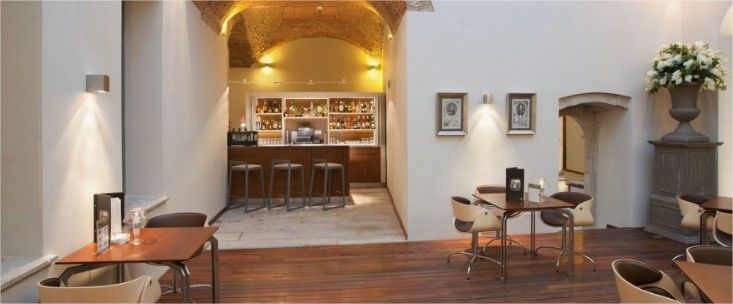 Hotel De 4*