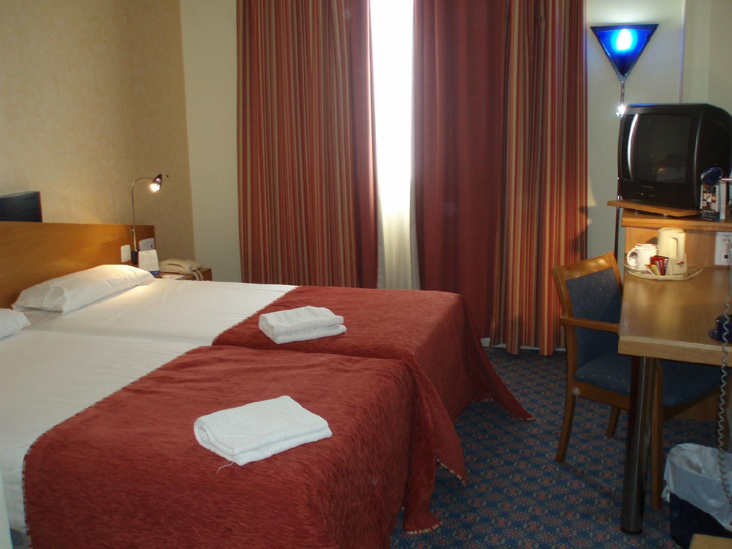 Hotel Ciudad De Ciencias 3*