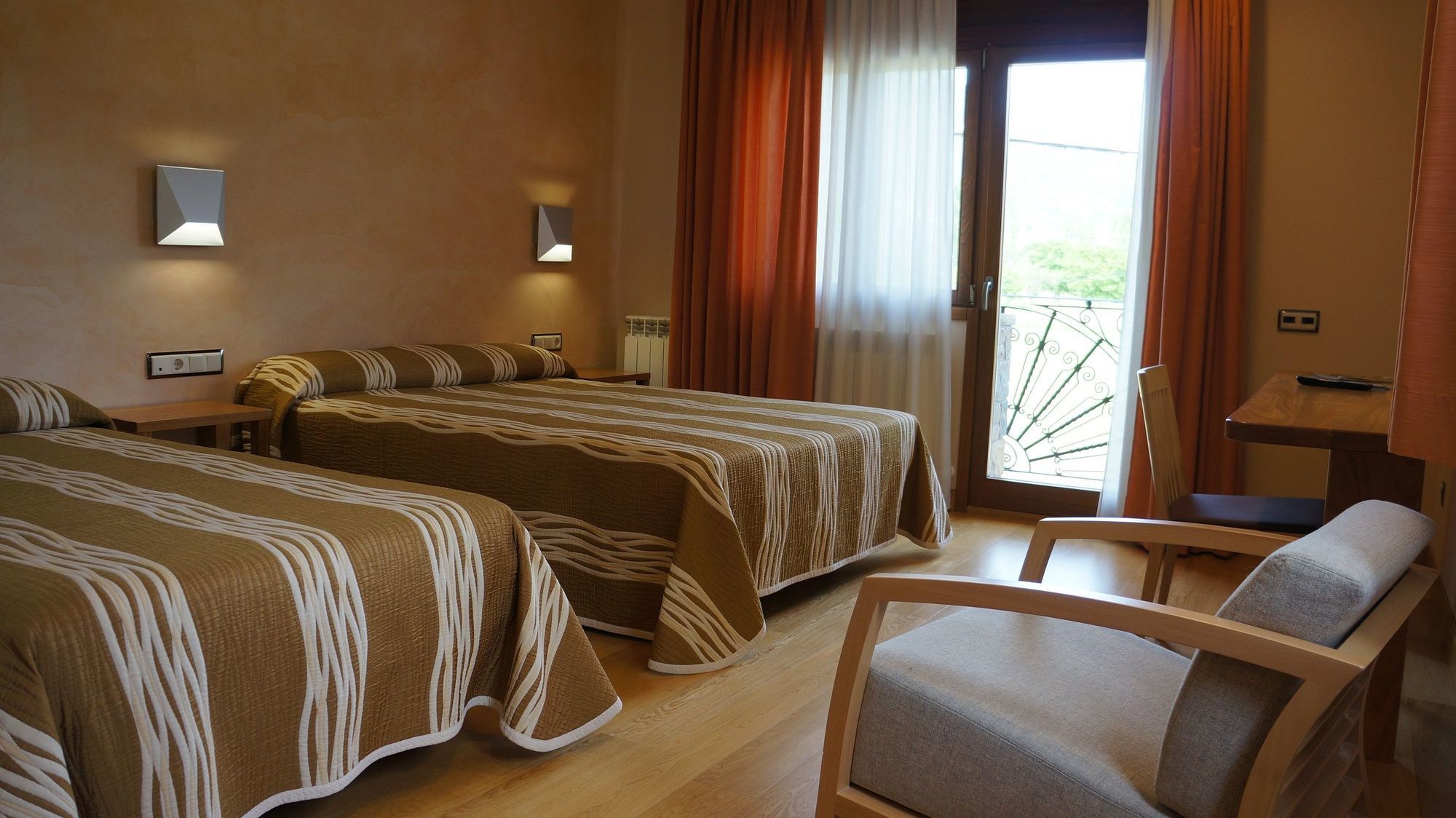 Nogales 3* Campo (Huesca)